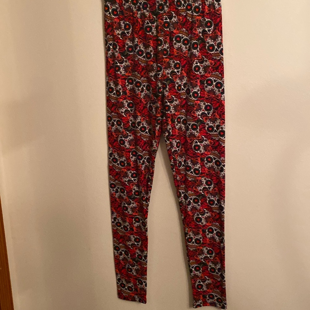 KYRA, Women's Red Skull, One Size Leggings